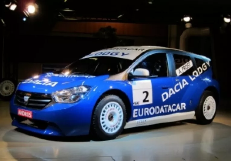 Dacia Lodgy versiunea de curse: O masina va fi condusa de Alain Prost in cursa de la Val Thorens
