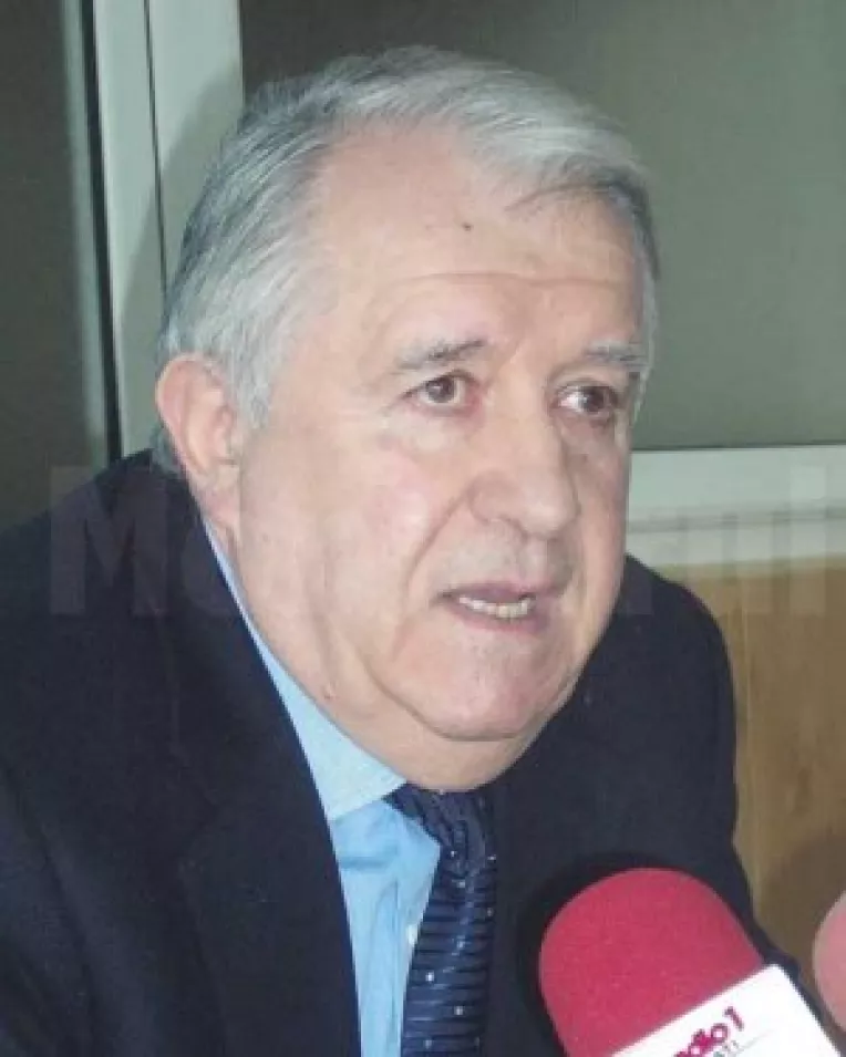 Durbaca ii explica lui Dobre cum sta treaba