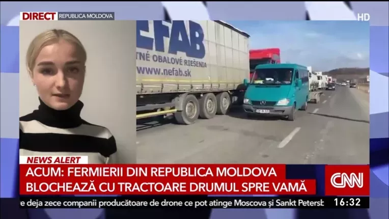 Fermierii din Republica Moldova blocheaza drumul spre Vama Leuseni