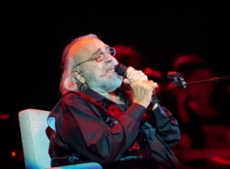 La Bucuresti, DEMIS ROUSSOS le-a oferit fanilor o seara magica!
