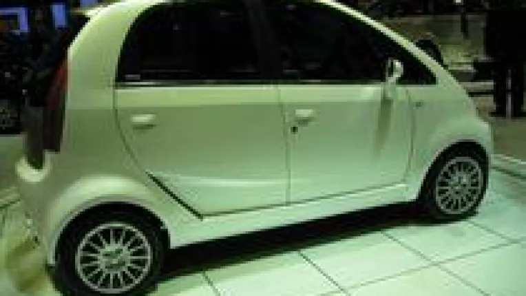 Masina indiana Tata Nano ar putea fi lansata si in Romania