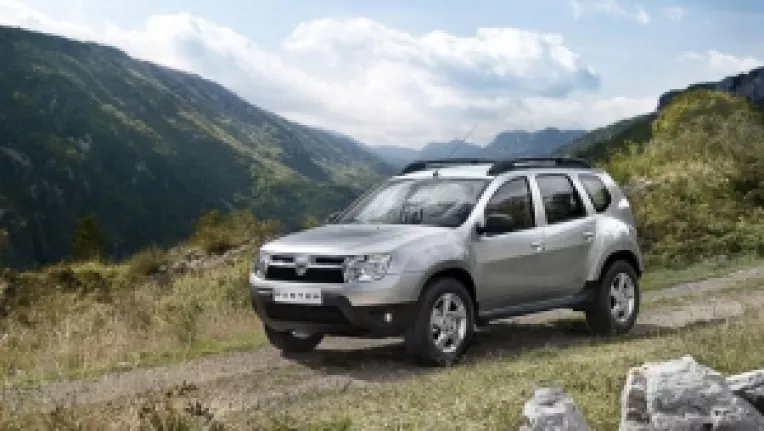 Mugur Isarescu este multumit de cum merge SUV-ul Dacia Duster