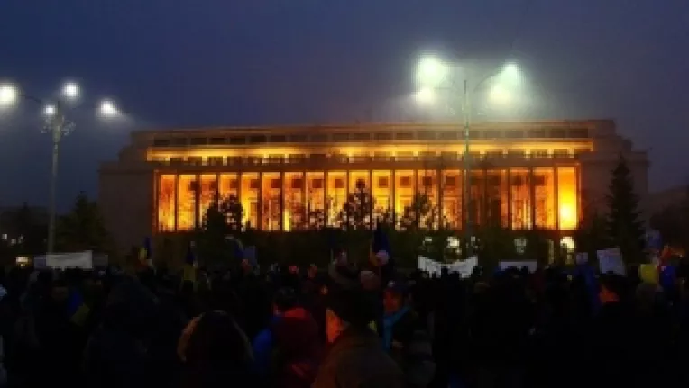Scopul real al protestelor din Piata Victoriei: Paralizarea Guvernului Romaniei