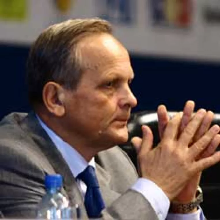 Stolojan este acuzat de fals in inscrisuri oficiale si declaratii